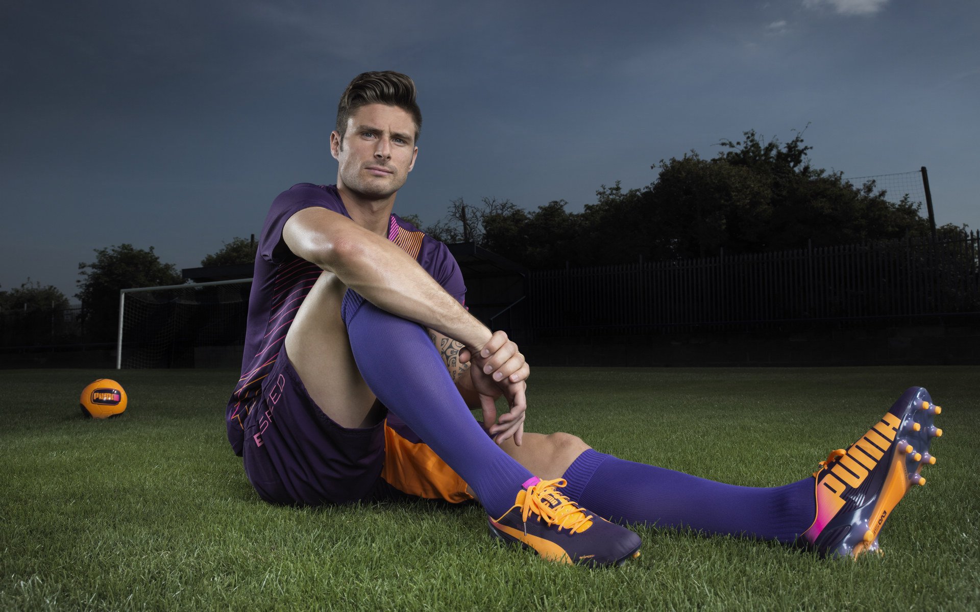 开云体育在线-卡塞米罗一柱擎天！曼联惊魂夜险胜马里，中场大师攻防两端上演教科书级统治