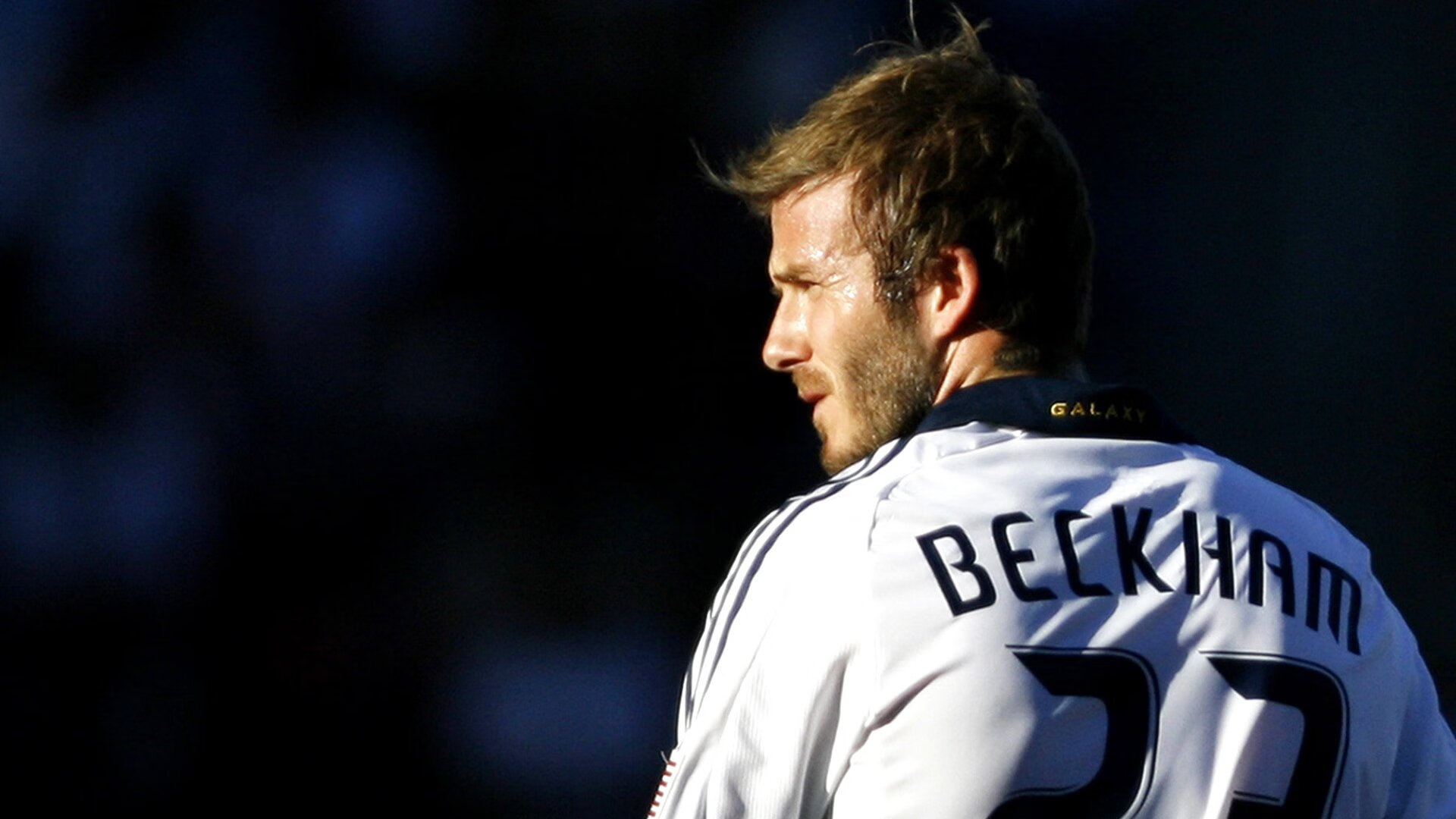 从利拉德绝杀到莫兰特封神，当团队基石遇见孤胆英雄，篮球哲学的两极狂欢