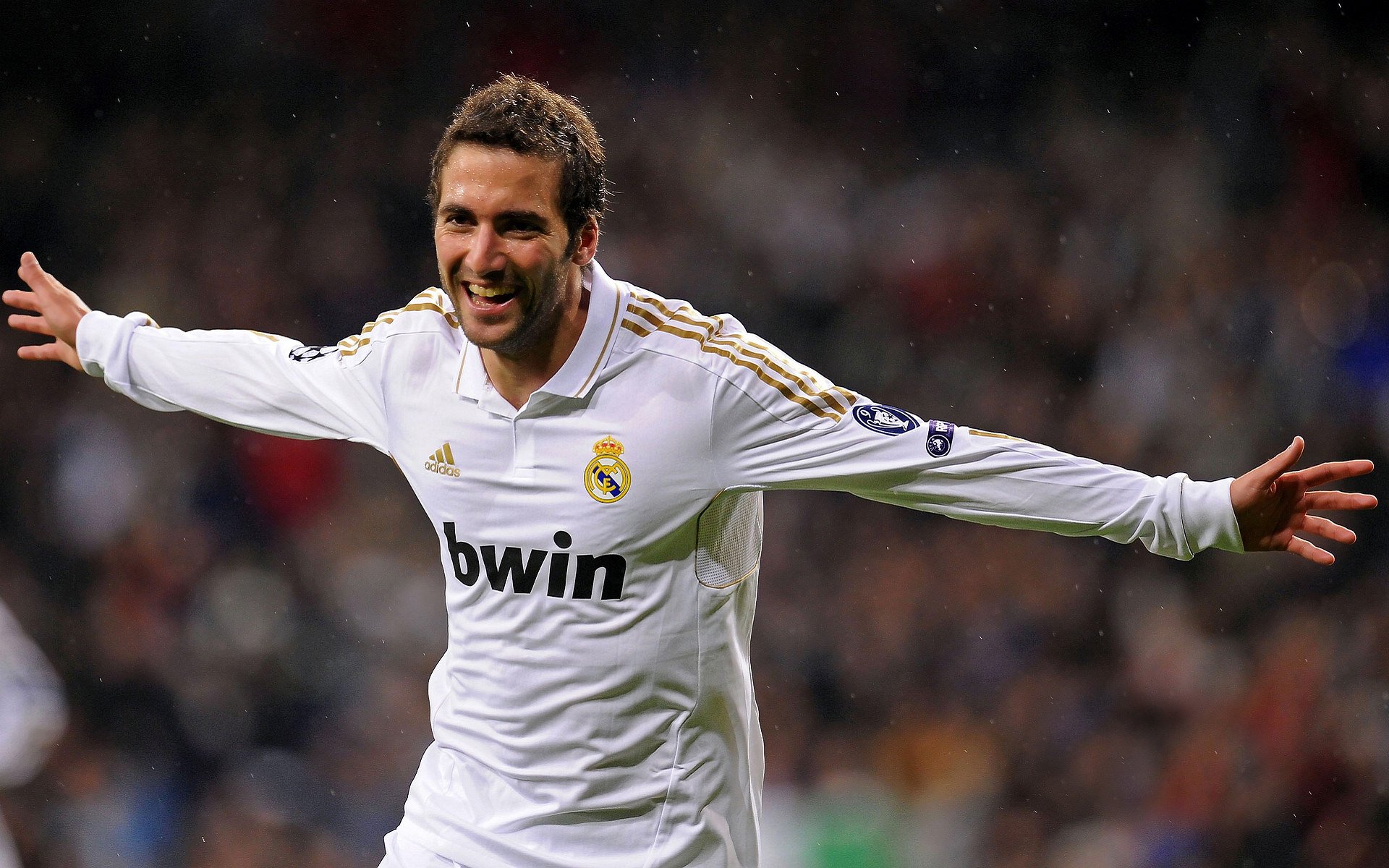 开云体育APP下载-C罗关键先生再显神威，美国队轻取伊朗，足球盛宴引爆全球热潮