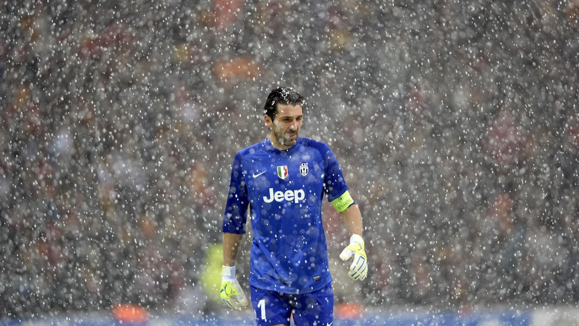 亚洲铁闸震撼伯纳乌!富安健洋攻防统治,改写国家德比叙事