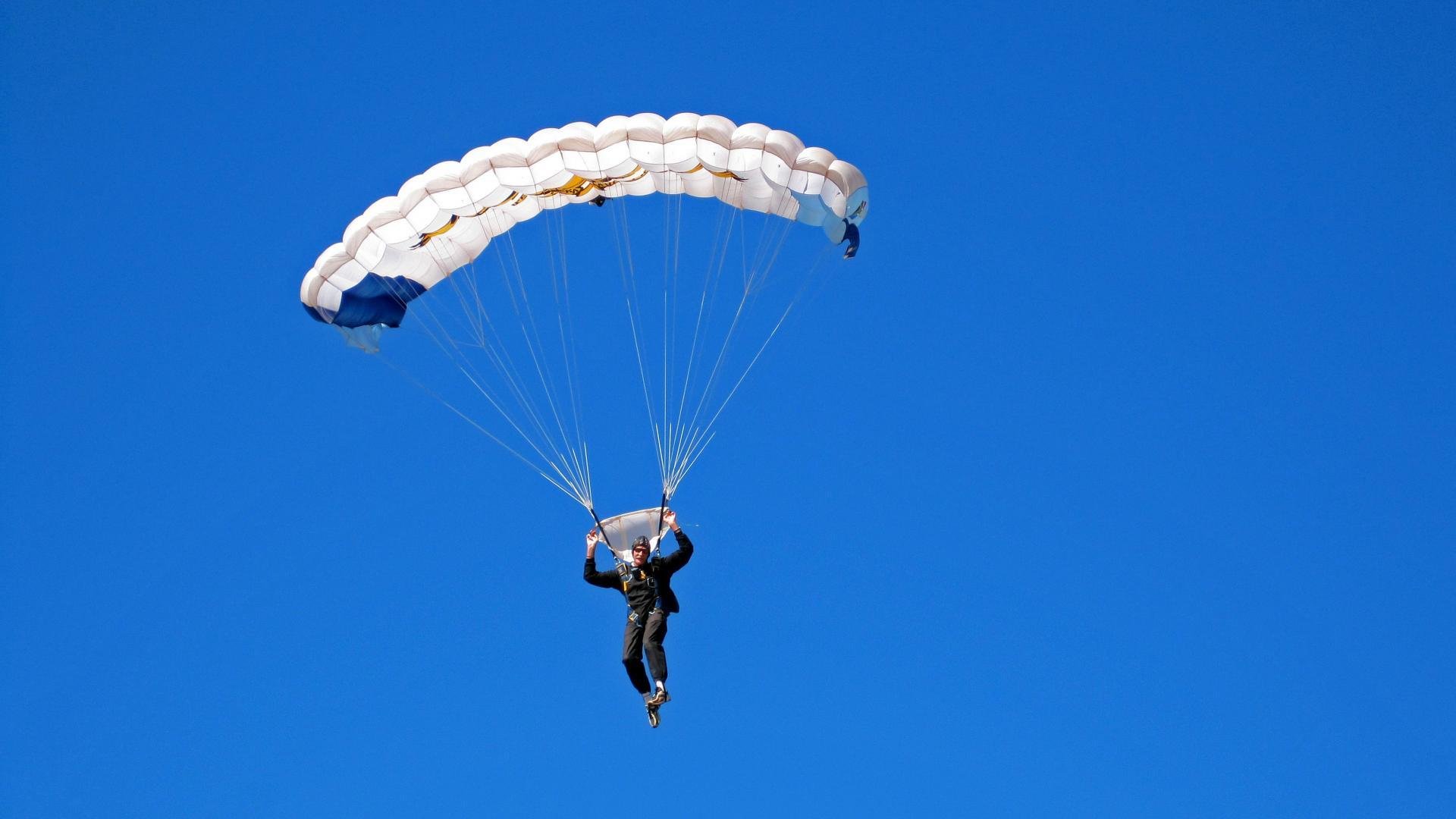 绿茵巨兽觉醒!哈兰德统治级表演背后,解析巴拉圭如何用窒息战术锁死哥伦比亚